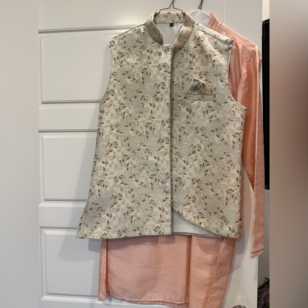 Floral Embroidered Vest with Peach Kurta
Men’s Indian wear